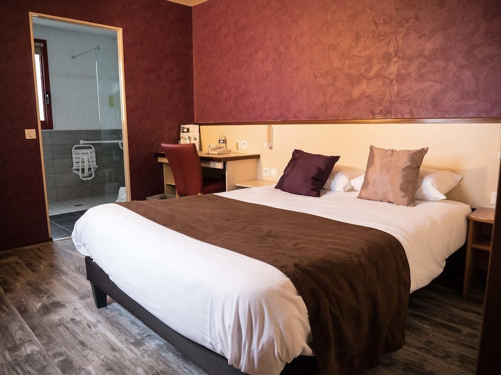 Brit Hotel Landivisiau Bagian luar foto
