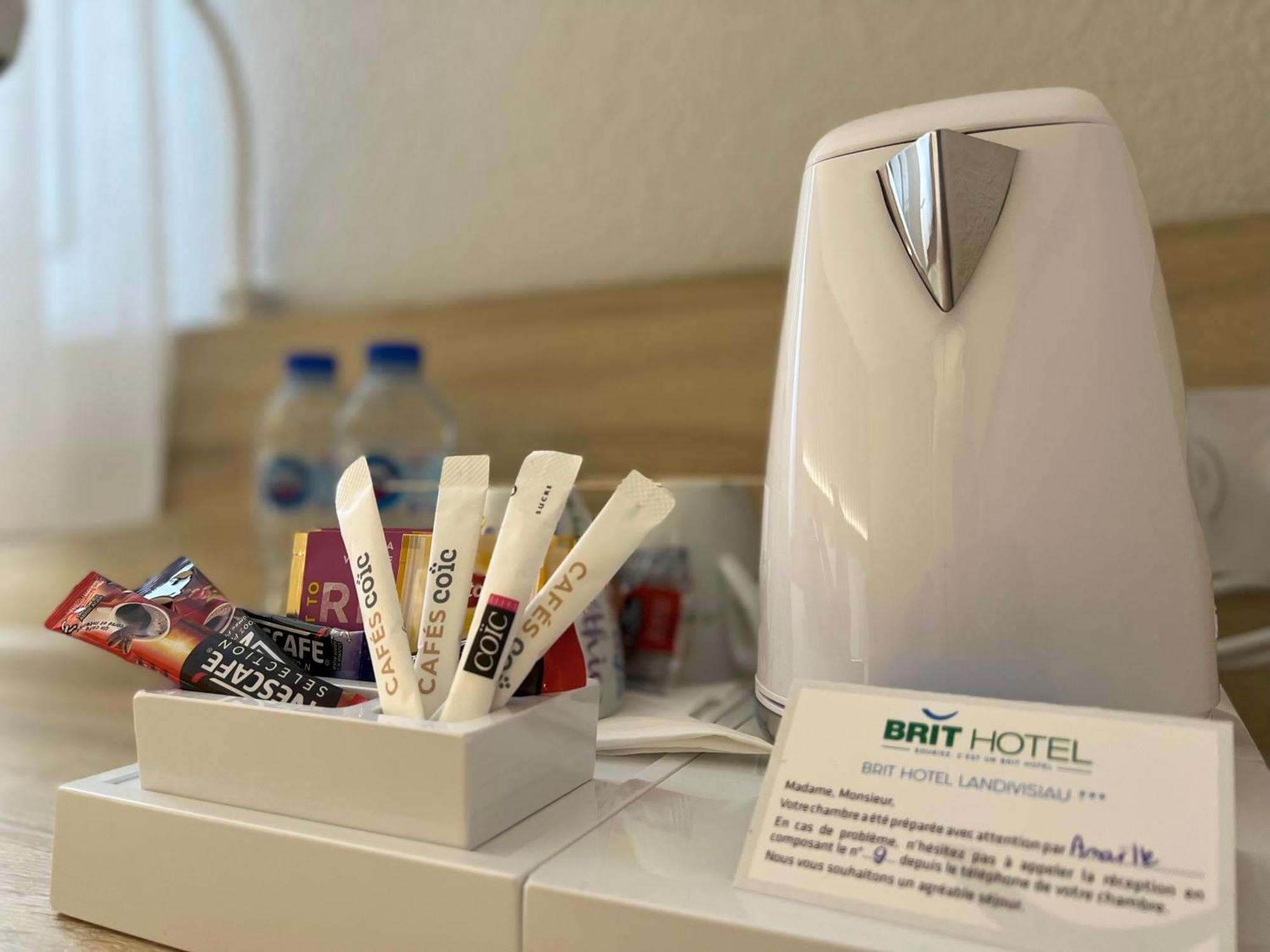 Brit Hotel Landivisiau Bagian luar foto