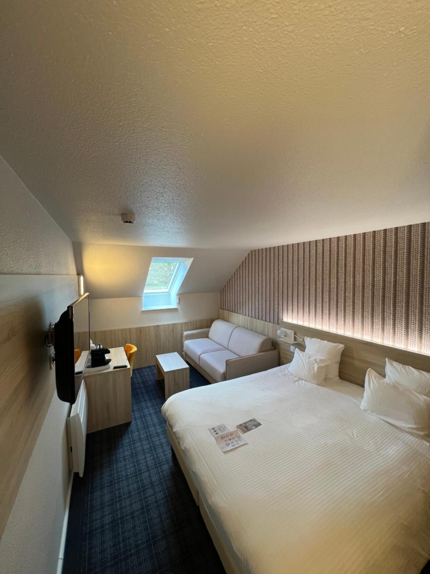 Brit Hotel Landivisiau Bagian luar foto