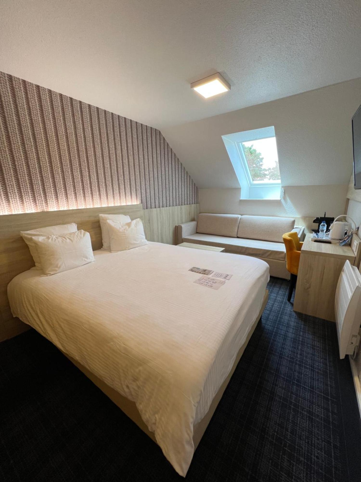 Brit Hotel Landivisiau Bagian luar foto