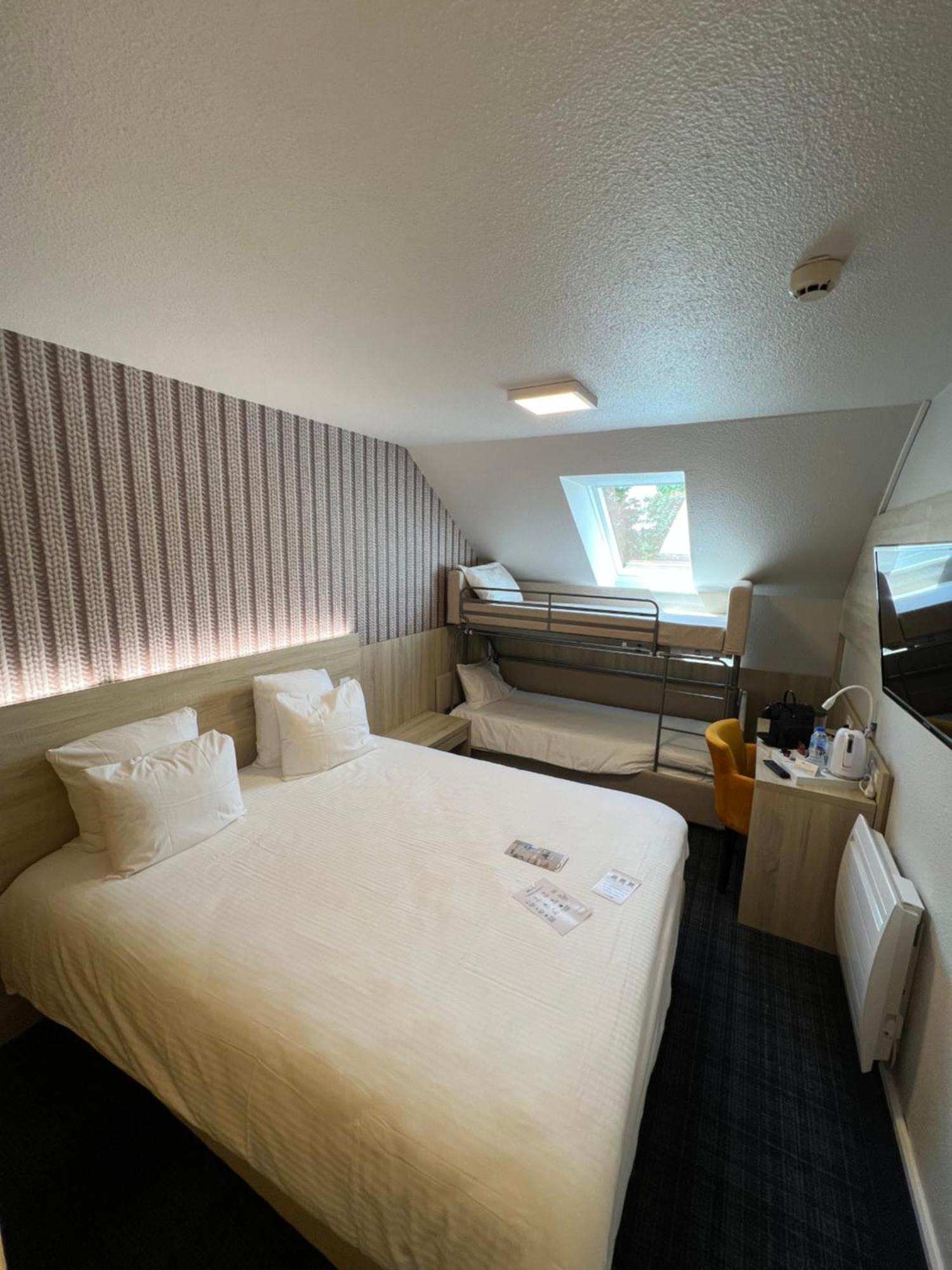 Brit Hotel Landivisiau Bagian luar foto