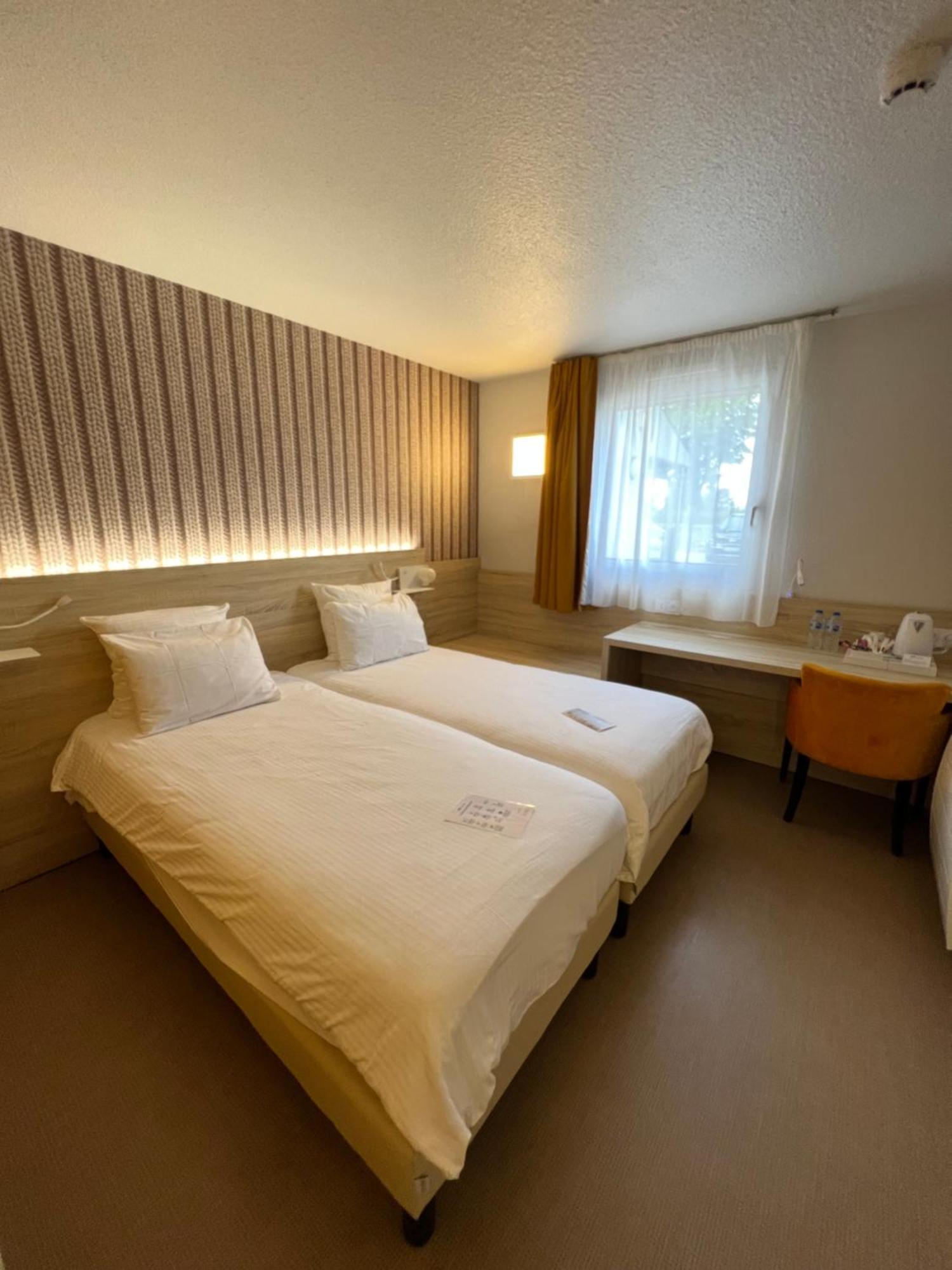 Brit Hotel Landivisiau Bagian luar foto